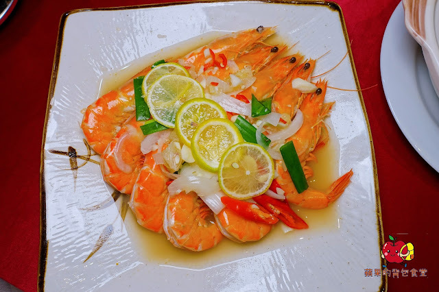 [合菜 台式料理] 新竹竹北 春耕餐廳 湯頭鮮甜料多芋鴨米粉鍋 辣香開胃川椒鮮魚 充滿酒香及中藥香的軟嫩油雞腿 新竹合菜