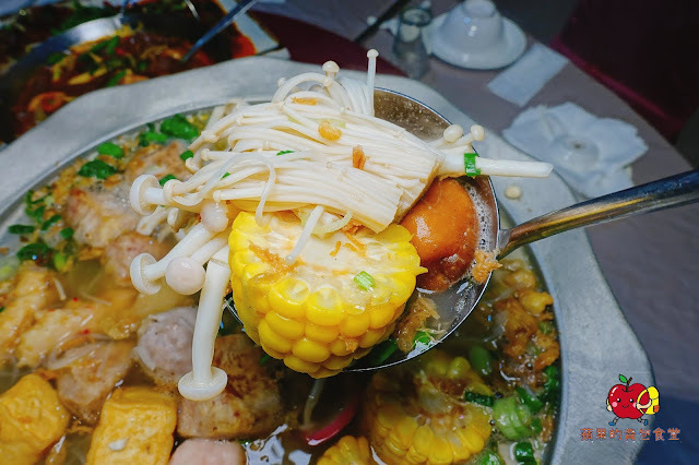 [合菜 台式料理] 新竹竹北 春耕餐廳 湯頭鮮甜料多芋鴨米粉鍋 辣香開胃川椒鮮魚 充滿酒香及中藥香的軟嫩油雞腿 新竹合菜