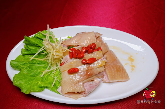 [合菜 台式料理] 新竹竹北 春耕餐廳 湯頭鮮甜料多芋鴨米粉鍋 辣香開胃川椒鮮魚 充滿酒香及中藥香的軟嫩油雞腿 新竹合菜