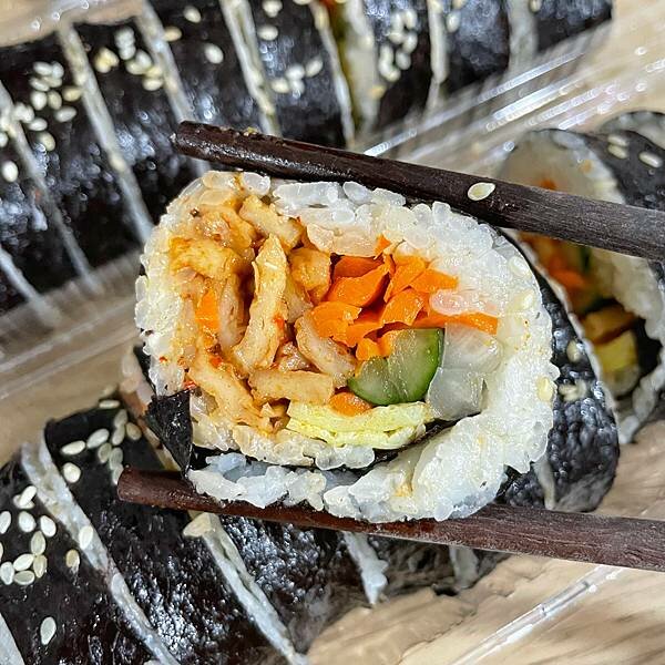 飯捲男子김밥남자∥苓雅區美食∥韓國歐巴的正宗飯捲∥可愛又好吃