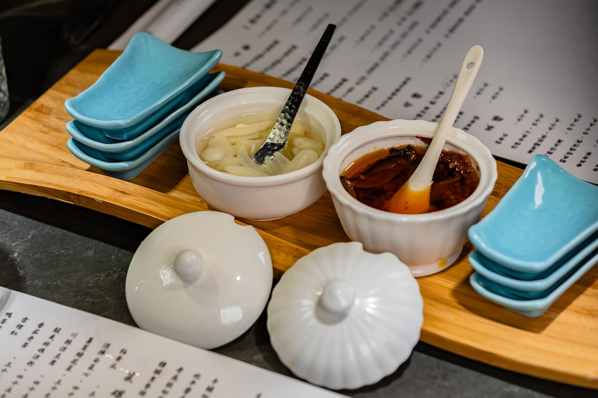 高雄美食 - 糊塗坊老味炸醬 x 北方老大爺的Fine Dinner | 鬼斧神工般的細膩 | 完美呈現道地北方菜餚