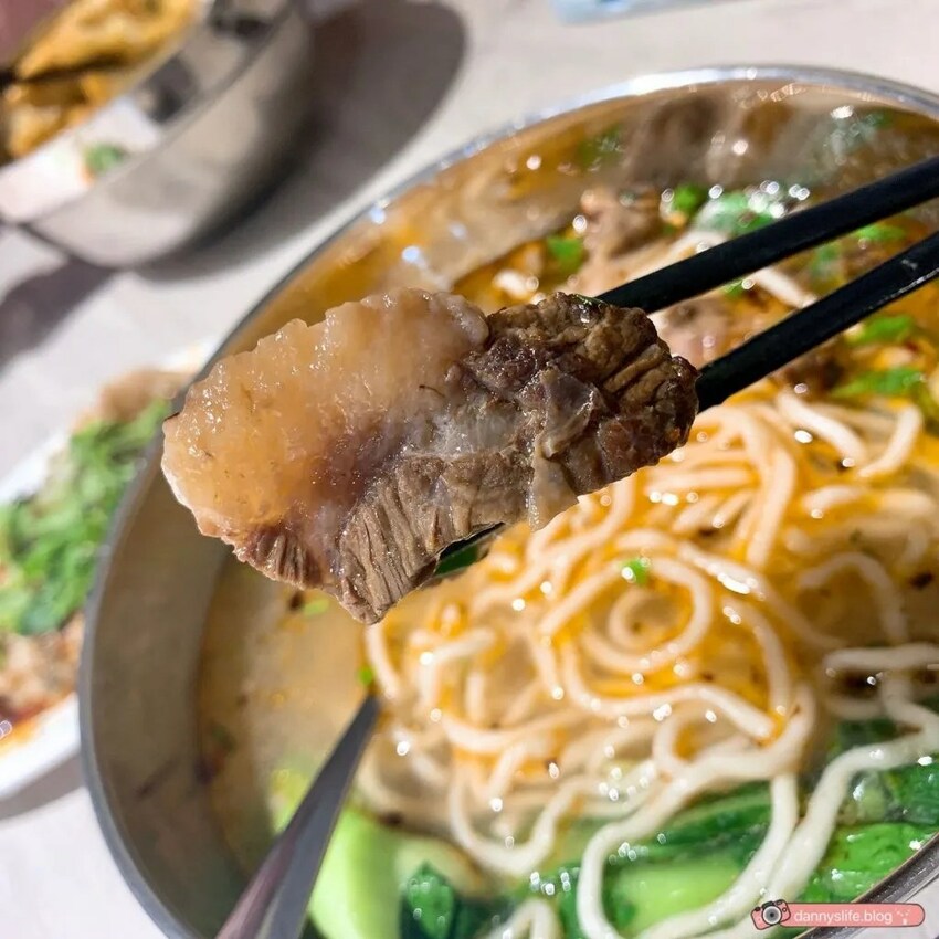 齊媽媽雞湯麵牛肉麵│台北美食/南京三民•濃郁湯頭飄蛋香 - 丹尼的吃喝玩樂