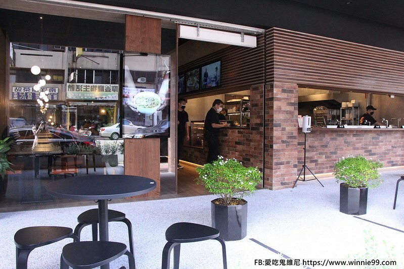 【阿旺澄食堂】台中旗艦館開幕啦~提供平價好吃的肉粥及台灣小吃,是豐原30年老店,網路評價是高CP值的平價美味小吃,還有提供包廂唷!