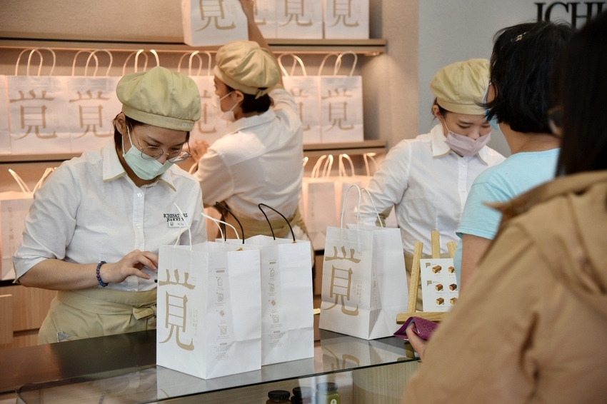 高雄鼓山區|一覺吐司IchisatoriBakery 全台第四間 一覺吐司高雄鼓山店 高雄人氣生吐司專門店 每日限量生吐司(價格、吃法)|西莉亞玩樂人生 014.JPG