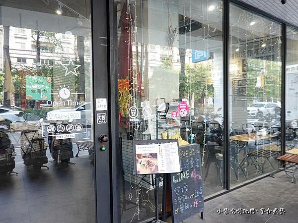 門口-厭世夯肉博館店 (2).jpg