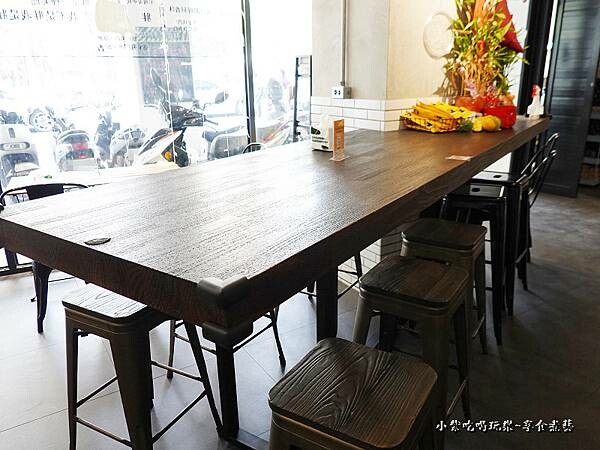 用餐環境-厭世夯肉博館店 (4).jpg