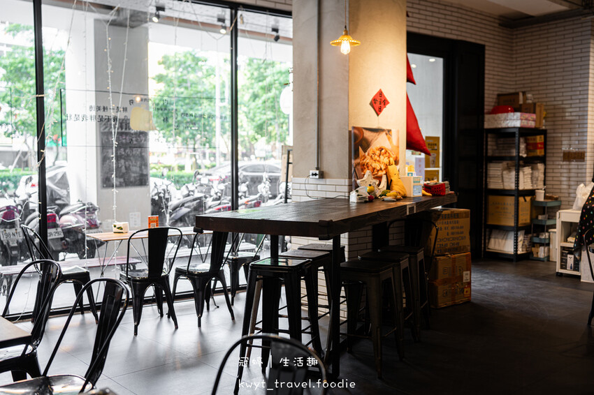 台中西區早午餐_厭世夯肉總部,肉肉控超愛的爆肉系健康餐盒,搭