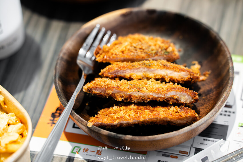 台中西區早午餐_厭世夯肉總部,肉肉控超愛的爆肉系健康餐盒,搭