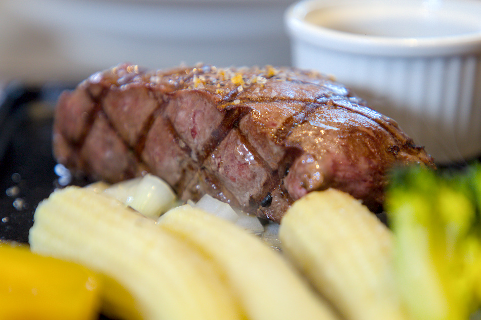 台北市大安區高雄夢時代瀧厚熟成牛排|菲力牛排限時第二件半價,熟成牛排控快衝!