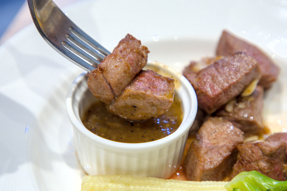 台北市大安區高雄夢時代瀧厚熟成牛排|菲力牛排限時第二件半價,熟成牛排控快衝!