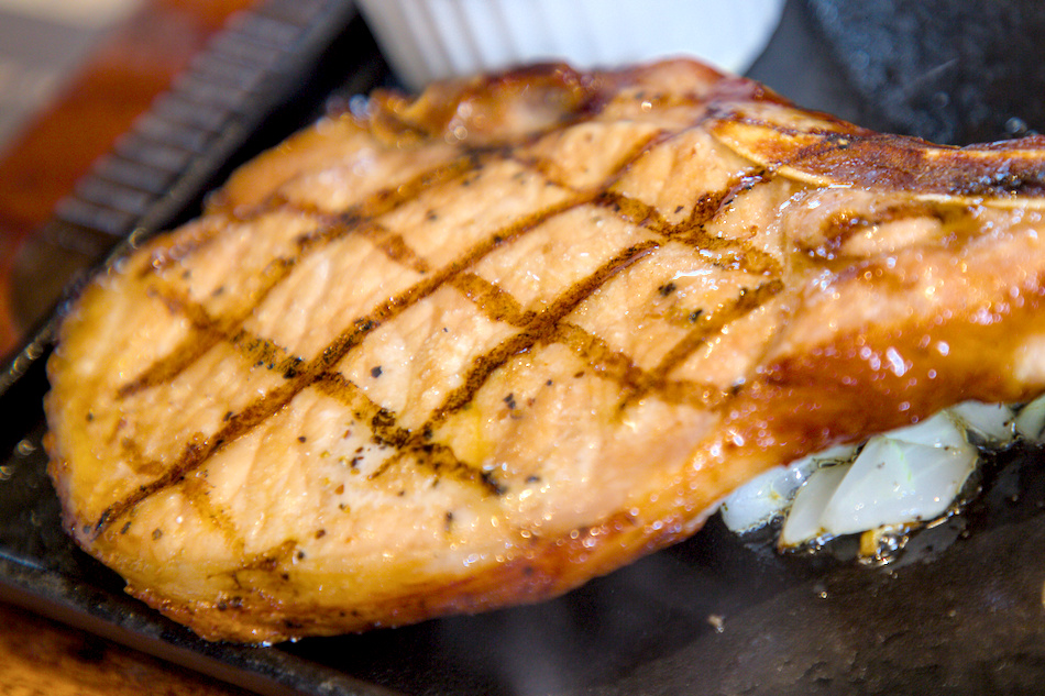 台北市大安區高雄夢時代瀧厚熟成牛排|菲力牛排限時第二件半價,熟成牛排控快衝!