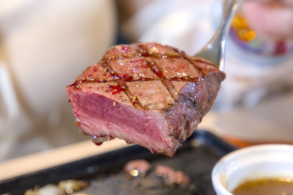 台北市大安區高雄夢時代瀧厚熟成牛排|菲力牛排限時第二件半價,熟成牛排控快衝!