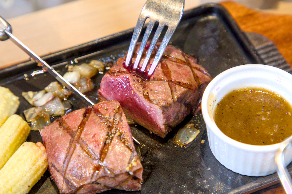 台北市大安區高雄夢時代瀧厚熟成牛排|菲力牛排限時第二件半價,熟成牛排控快衝!