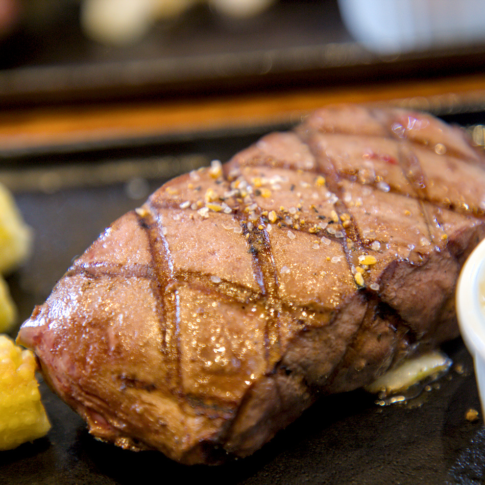 台北市大安區高雄夢時代瀧厚熟成牛排|菲力牛排限時第二件半價,熟成牛排控快衝!