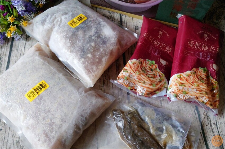 台北市中正區好市多開箱：雙月-阿甘剝皮辣椒雞湯 同場加映-全家超商-愛恨椒芝麵