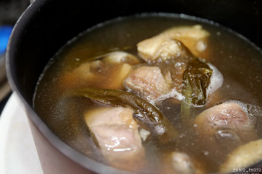 台北市中正區連續五年米其林必比登推薦雞湯！雙月阿甘剝皮辣椒雞湯＆愛恨椒芝麵｜Costco 好市多開箱