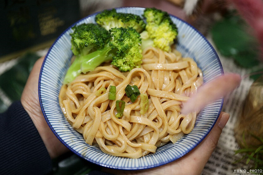 台北市中正區連續五年米其林必比登推薦雞湯！雙月阿甘剝皮辣椒雞湯＆愛恨椒芝麵｜Costco 好市多開箱