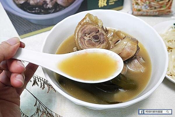 台北市松山區好市多開箱【雙月食品社】雙月阿甘剝皮辣椒雞湯&愛恨椒芝麵