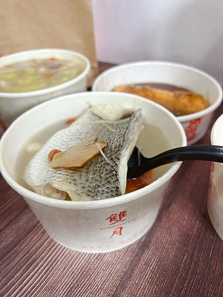 (小巨蛋美食)雙月食品社-光復店 米其林必比登推薦美食  真材實料養生美味 料多多湯品暖胃又好喝 台灣古早味