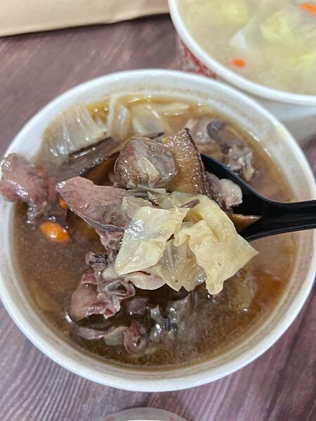 (小巨蛋美食)雙月食品社-光復店 米其林必比登推薦美食  真材實料養生美味 料多多湯品暖胃又好喝 台灣古早味