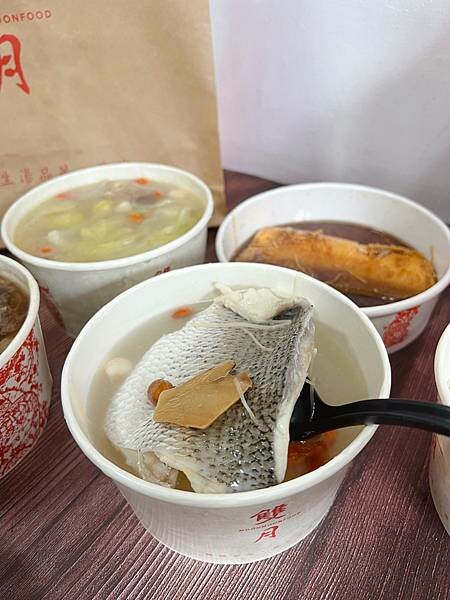 (小巨蛋美食)雙月食品社-光復店 米其林必比登推薦美食  真材實料養生美味 料多多湯品暖胃又好喝 台灣古早味