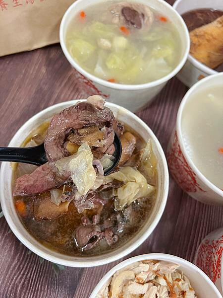 (小巨蛋美食)雙月食品社-光復店 米其林必比登推薦美食  真材實料養生美味 料多多湯品暖胃又好喝 台灣古早味