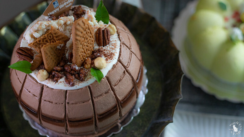 台中｜2022 父親節蛋糕推薦  繽紛橡木桶 巧克力蛋糕 – 羅勒傳奇 甜羅勒杏仁蛋糕  要選哪一款!　馥漫麵包花園預購中