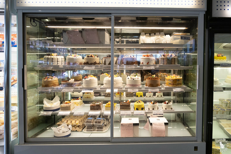 台中｜2022 父親節蛋糕推薦  繽紛橡木桶 巧克力蛋糕 – 羅勒傳奇 甜羅勒杏仁蛋糕  要選哪一款!　馥漫麵包花園預購中