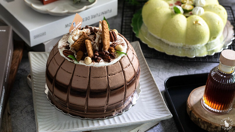 台中｜2022 父親節蛋糕推薦  繽紛橡木桶 巧克力蛋糕 – 羅勒傳奇 甜羅勒杏仁蛋糕  要選哪一款!　馥漫麵包花園預購中