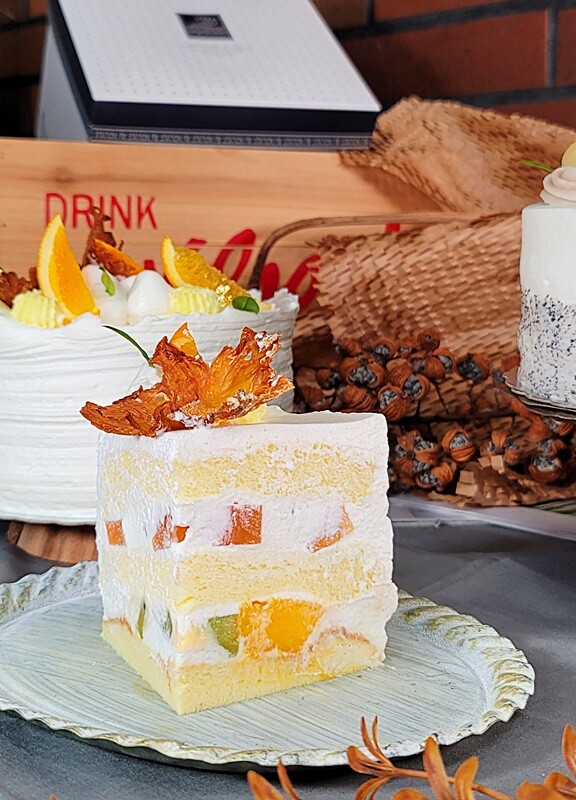 2023父親節蛋糕新選擇！！一次給你6種經典口味搭上趣味小卡，絕對驚豔！！保證滿足爸爸的挑剔味蕾！