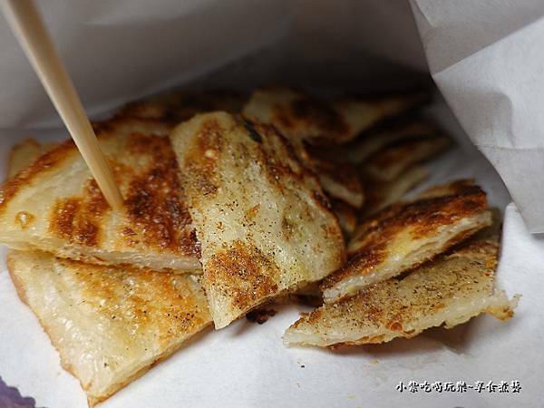 何佳佳蔥油餅-樂華夜市美食 (1).jpg