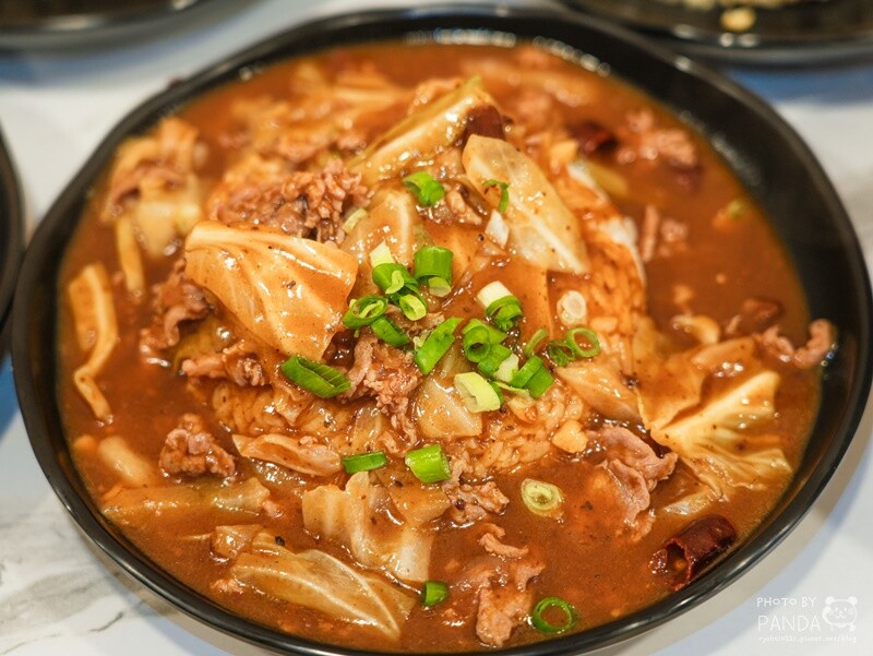 桃園｜炒味亭炒飯專賣店-武陵店．榮獲臺灣炒飯王全國優選，近40種口味炒飯任你選，飯類加大不用錢~冬瓜茶無限暢飲！