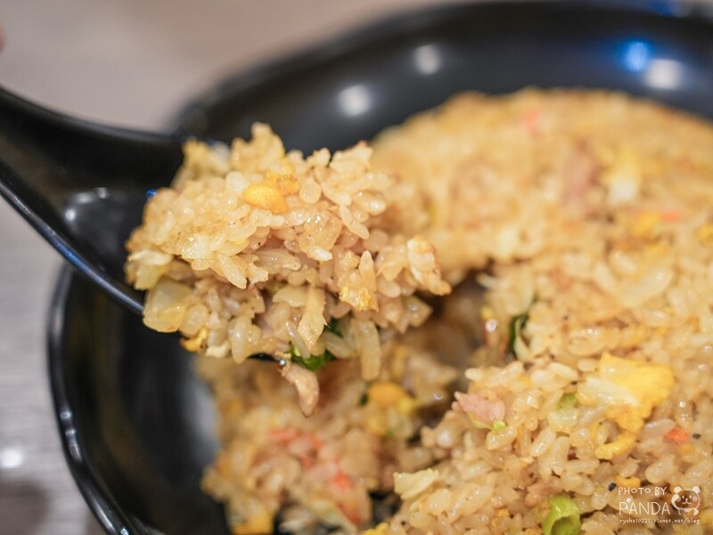 桃園｜炒味亭炒飯專賣店-武陵店．榮獲臺灣炒飯王全國優選，近40種口味炒飯任你選，飯類加大不用錢~冬瓜茶無限暢飲！