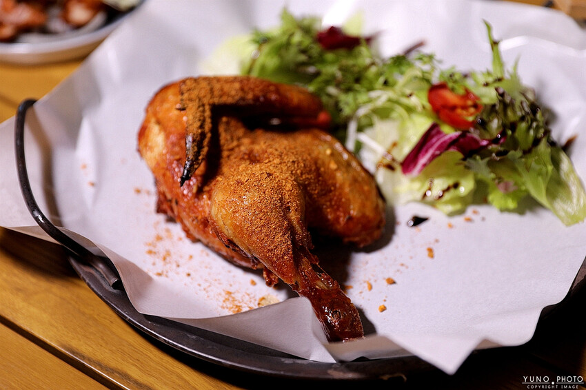 台中市西屯區浮誇沉浸式絢麗投影帷幕充滿科技感 享受視覺與味覺的雙重饗宴