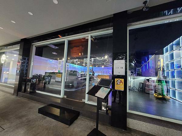 門口.jpg 門口.jpg