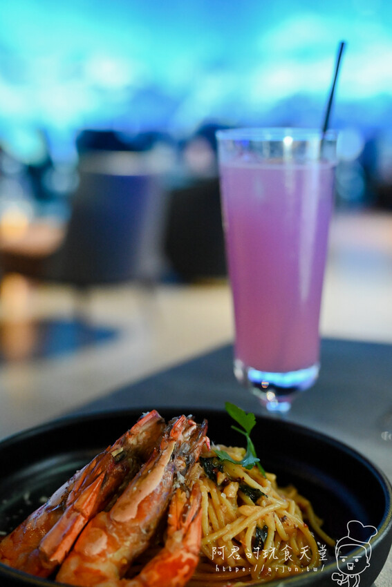 全台灣第一家沉浸式投影x餐酒館|讓你沉醉於味覺與視覺的饗宴