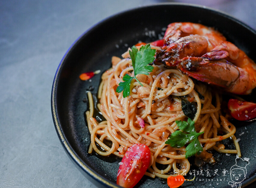 全台灣第一家沉浸式投影x餐酒館|讓你沉醉於味覺與視覺的饗宴