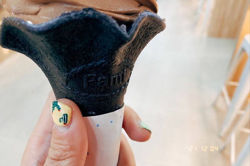 2021冬季全家新品！全家 X 畬室聯名商品 ｜橙香巧克力霜淇淋 ｜霜淇淋控的你必須吃爆