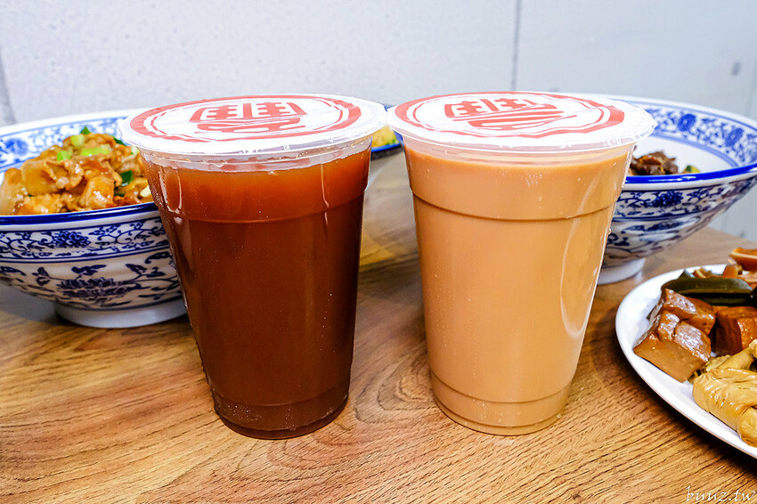 港式油雞低溫舒肥,軟嫩鮮甜油亮色澤,豐雞號新菜色燒肉飯,蔥油牛肉飯,濃郁醬香!