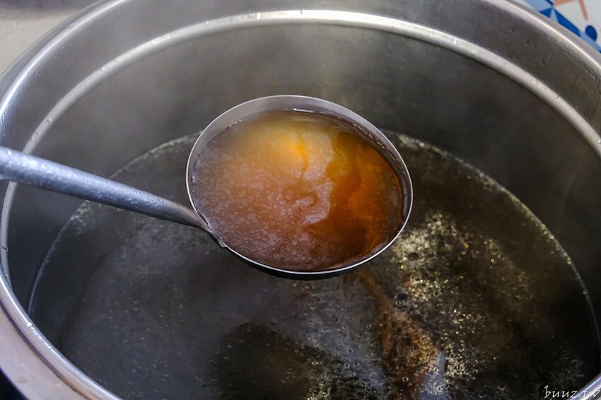 港式油雞低溫舒肥,軟嫩鮮甜油亮色澤,豐雞號新菜色燒肉飯,蔥油牛肉飯,濃郁醬香!