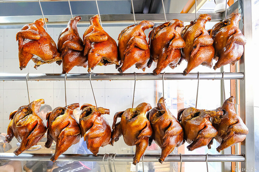 港式油雞低溫舒肥,軟嫩鮮甜油亮色澤,豐雞號新菜色燒肉飯,蔥油牛肉飯,濃郁醬香!