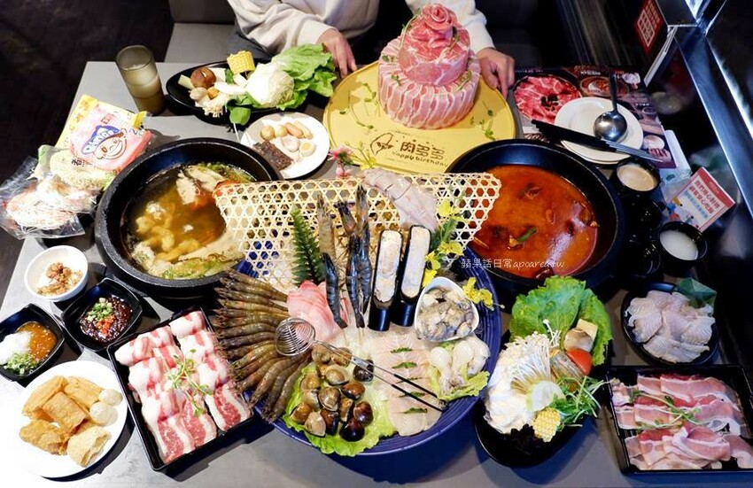 台中捷運美食,火烤兩吃韓式燒肉339元起吃到飽,父親節活動兩人同行送百元代金券!咚豬咚豬公益大墩店。 - 🍎 蘋果話日常🍎