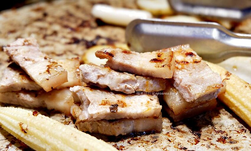 台中捷運美食,火烤兩吃韓式燒肉339元起吃到飽,父親節活動兩人同行送百元代金券!咚豬咚豬公益大墩店。 - 🍎 蘋果話日常🍎