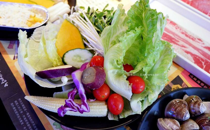 台中捷運美食,火烤兩吃韓式燒肉339元起吃到飽,父親節活動兩人同行送百元代金券!咚豬咚豬公益大墩店。 - 🍎 蘋果話日常🍎