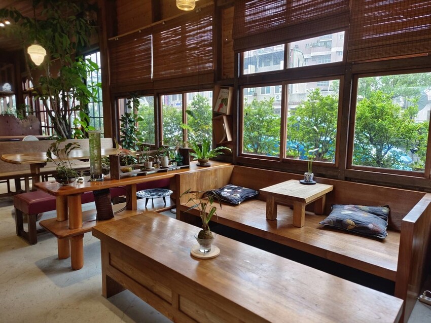 371996.jpg - 【宜蘭.頭城】日式古宅寵物友善。捌㡯珈琲。鐵道旁超美日式建築。店內超美超大超好拍