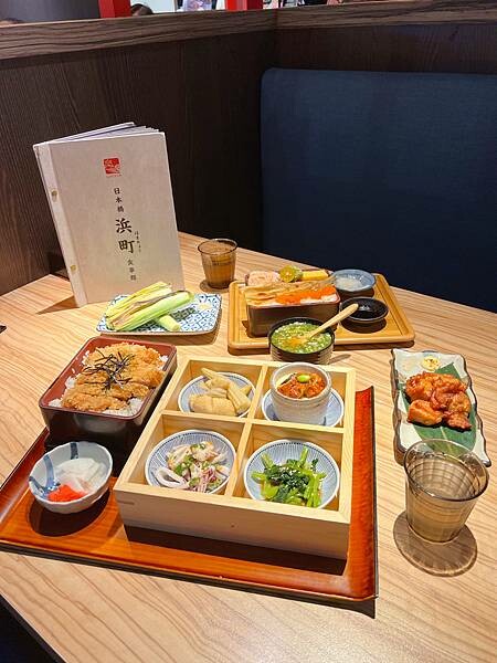 (台北車站美食)日本橋浜町食事処 北車微風美食推薦 米塔集團 主打日式定食 精緻松花堂御膳 炙燒生魚片 味噌