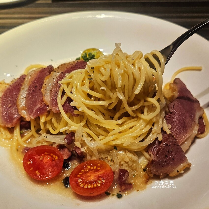 台南中西區《洋城義大利餐廳》台南安平家樂福店｜異國浪漫風情 