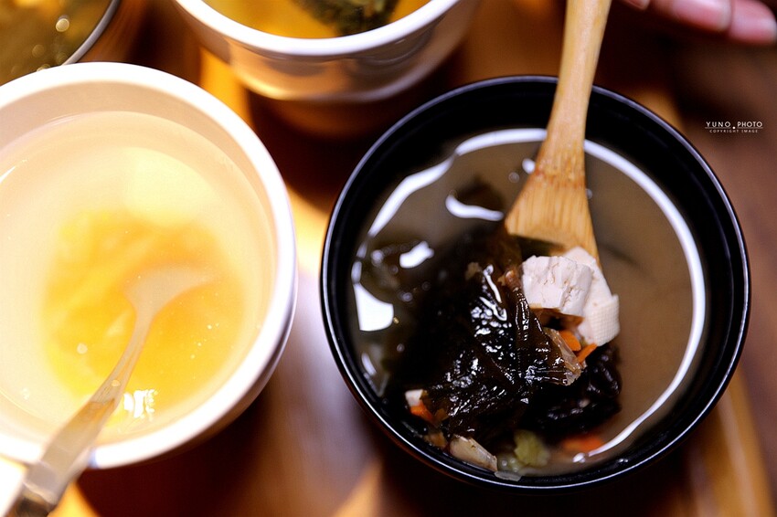 肉控必吃！激推海陸三拼燒肉丼 味噌湯飲料無限暢飲 CP值高│大河屋燒肉丼串燒(中友百貨B3美食)