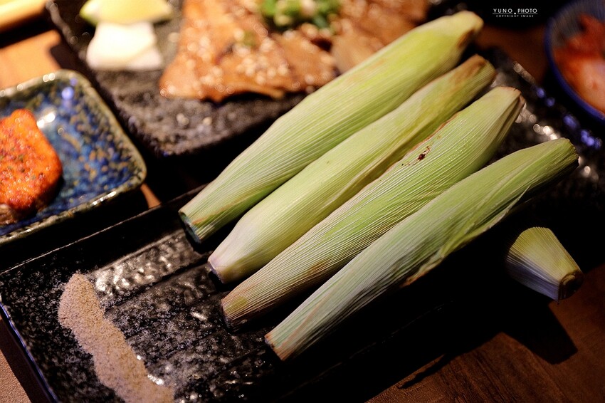 肉控必吃！激推海陸三拼燒肉丼 味噌湯飲料無限暢飲 CP值高│大河屋燒肉丼串燒(中友百貨B3美食)