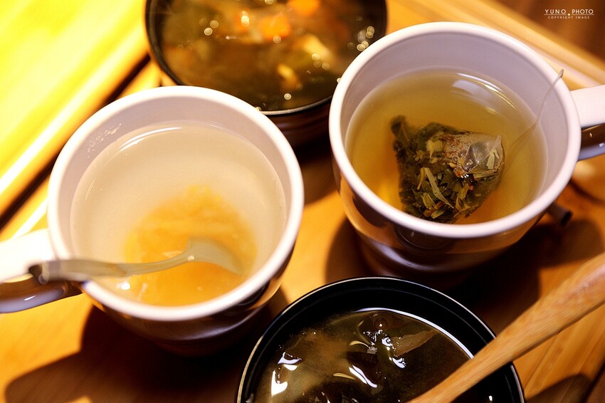 肉控必吃！激推海陸三拼燒肉丼 味噌湯飲料無限暢飲 CP值高│大河屋燒肉丼串燒(中友百貨B3美食)